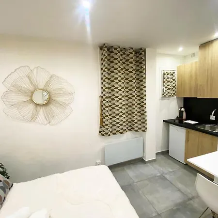 Lumineux Et Bien Equipe A 15 - 2p - Flat-guest * Parigi