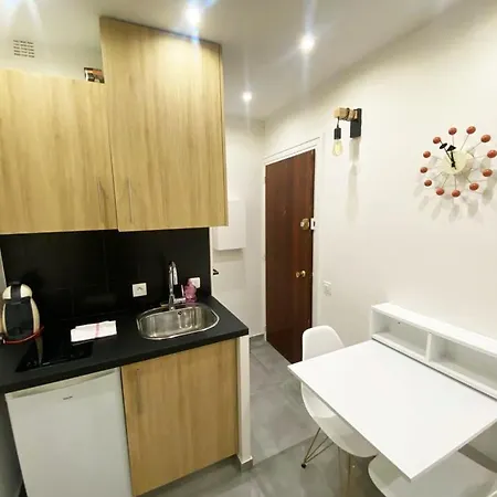 Lumineux Et Bien Equipe A 15 - 2p - Flat-guest * Parigi